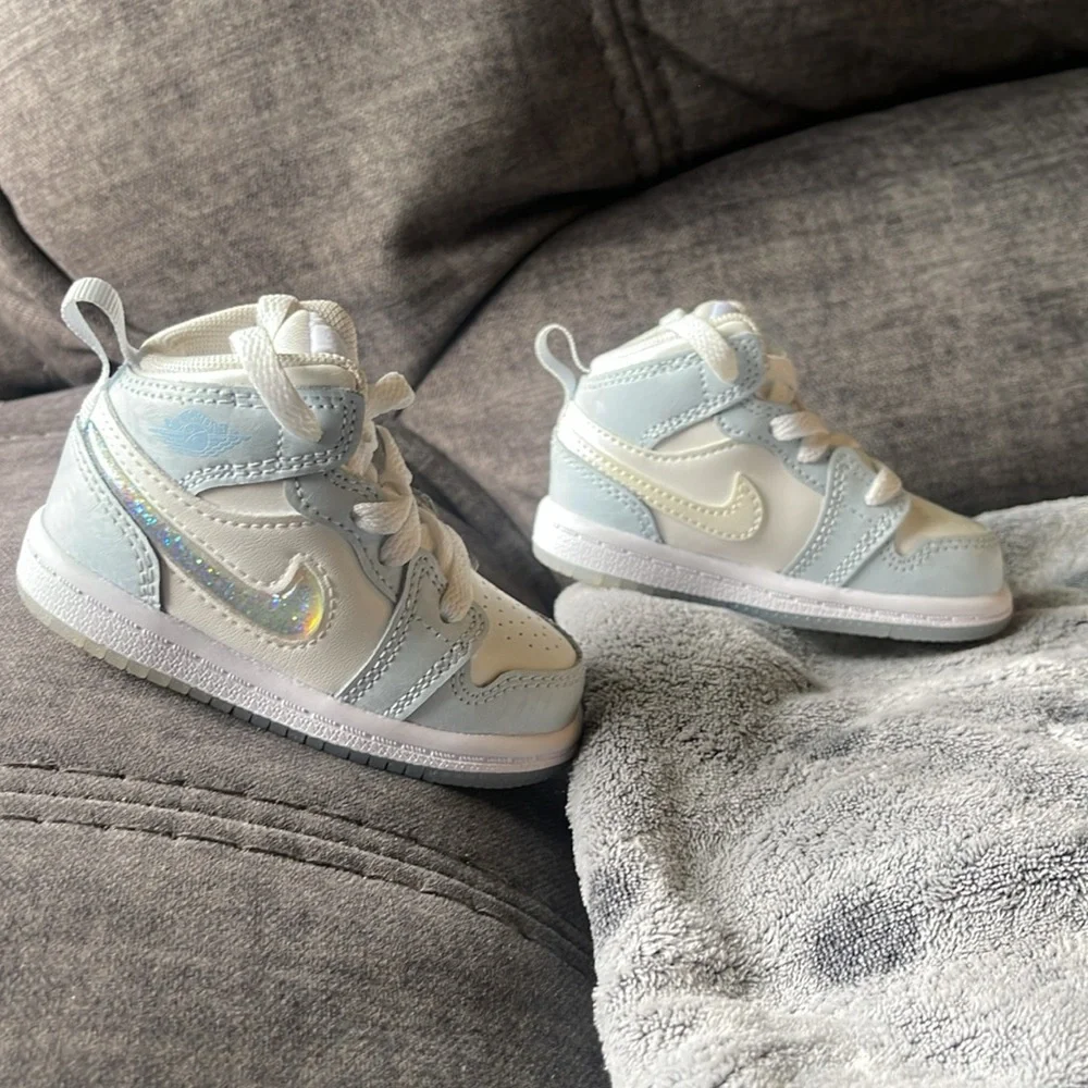 Jordan 1 Mid - Picture 5 of 6